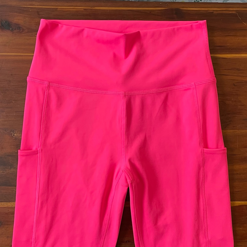 *NWT* Lilly Pulitzer UPF 50+ Luxletic 24" South Beach High Rise Midi Legging - Picture 6 of 12